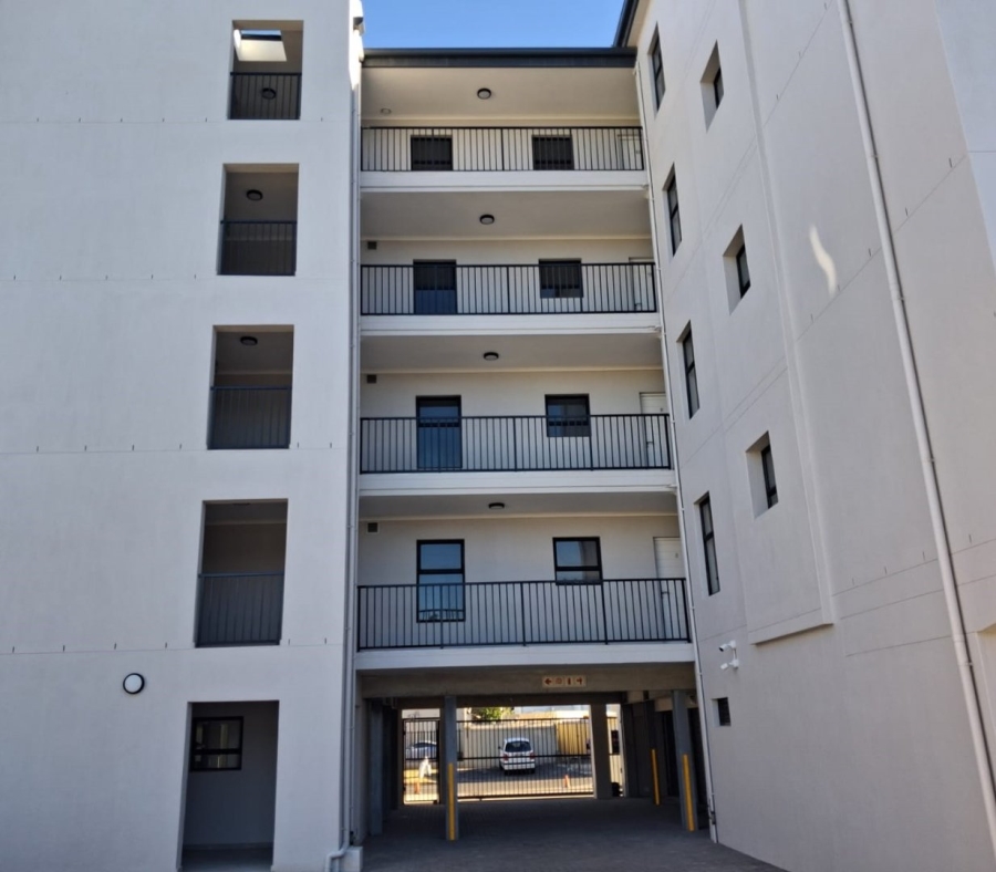 1 Bedroom Property for Sale in Table View Western Cape